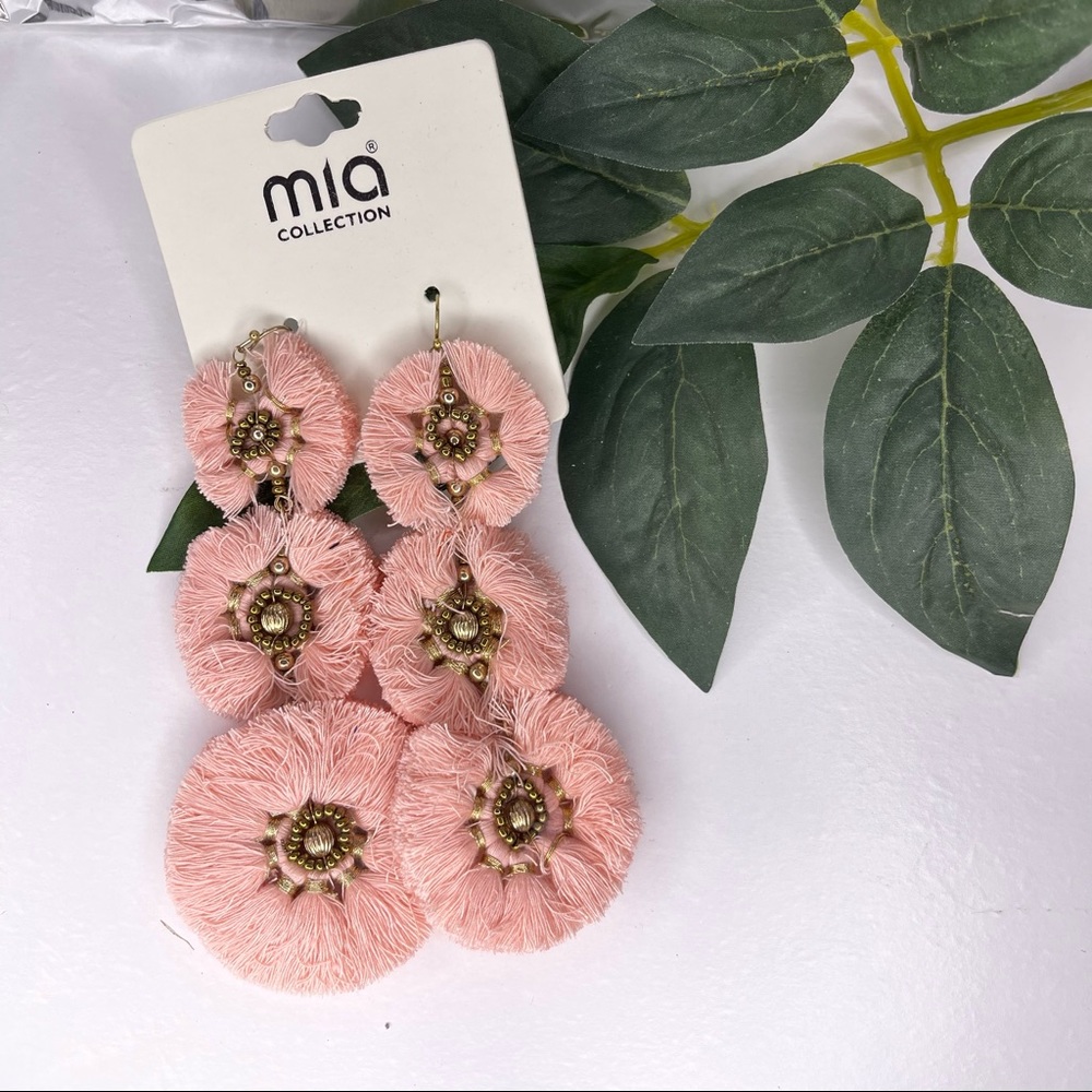 Mia collection Pink tassel earrings With gold colored beads